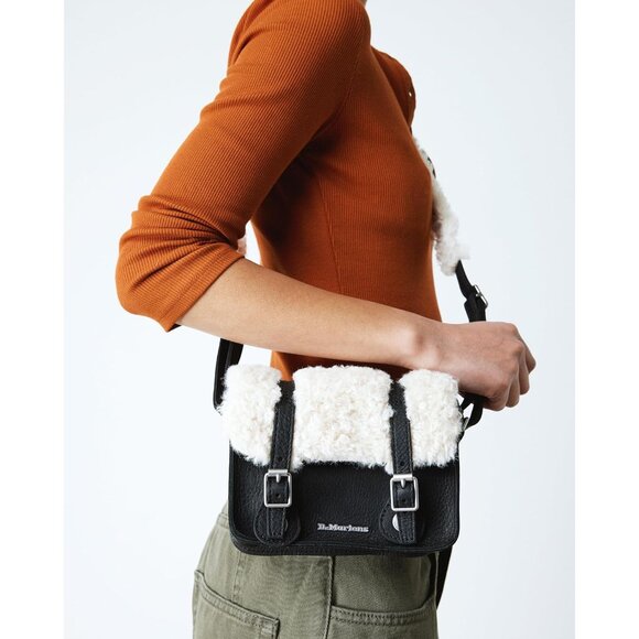 Luxurious Black Leather Satchel Bag with Faux Fur Interior - Compact Versatility - Picture 9 of 9